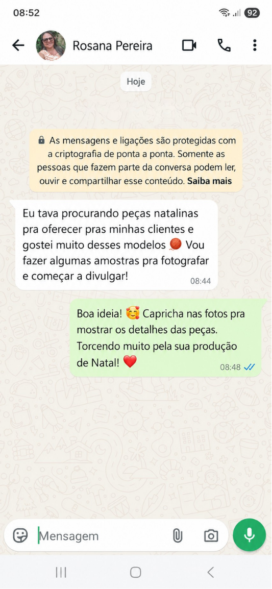 Print de conversa no WhatsApp com depoimento de cliente sobre as receitas de crochê