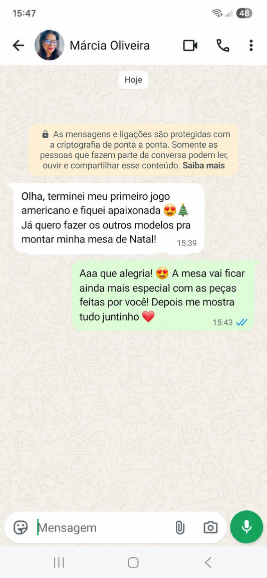 Print de conversa no WhatsApp com depoimento de cliente sobre as receitas de crochê